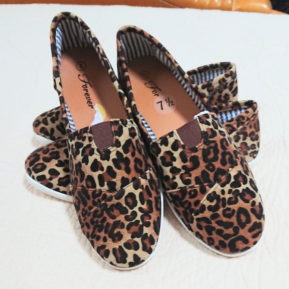 🐆 Leopard Print Slip On Shoes - Picture 6 of 16